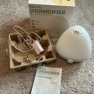 White 3-in-1 Humidifier, Diffuser, and Nightlight